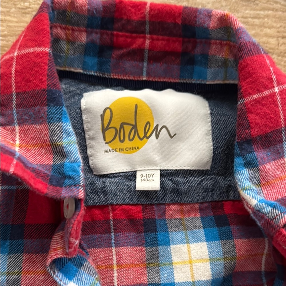 Boden Kids Red and Blue Plaid Flannel Shirt size 9/10 - Picture 2 of 4